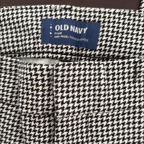 Old Navy Black and White Houndstooth Women Jeans - Picture 3 of 4